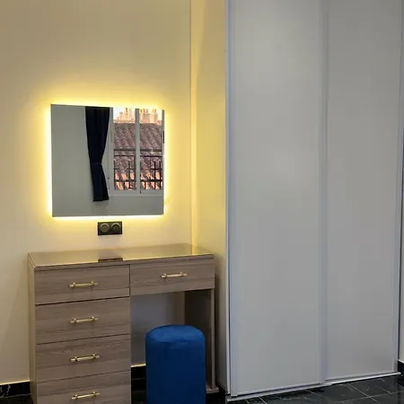Apartman - *